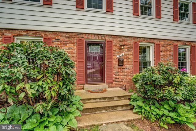 7525 CAYUGA AVE, Bethesda, MD 20817