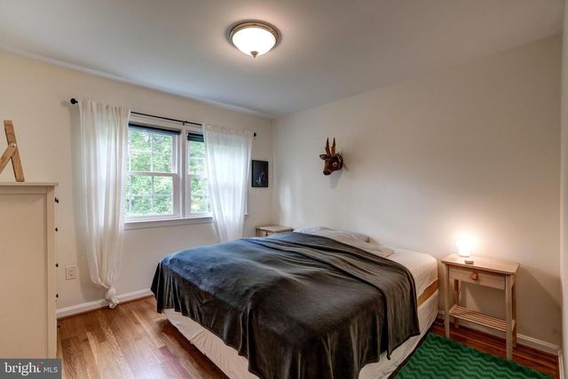 7525 CAYUGA AVE, Bethesda, MD 20817