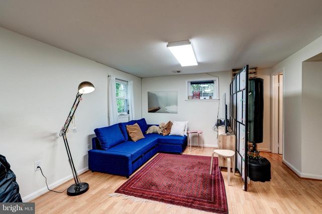 7525 CAYUGA AVE, Bethesda, MD 20817
