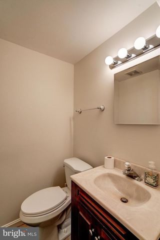 7525 CAYUGA AVE, Bethesda, MD 20817