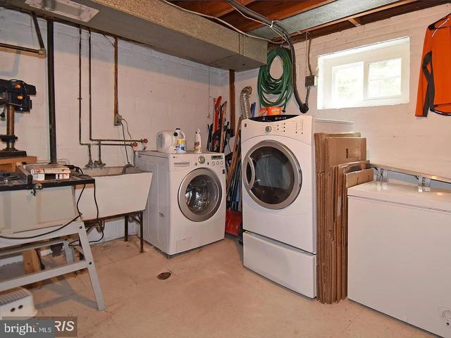 7525 CAYUGA AVE, Bethesda, MD 20817