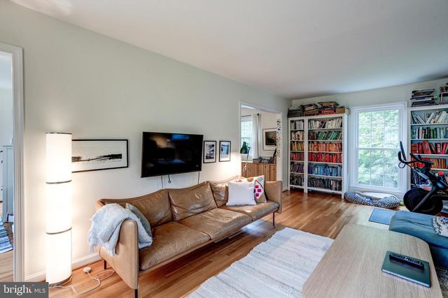 7525 CAYUGA AVE, Bethesda, MD 20817