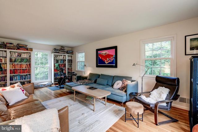 7525 CAYUGA AVE, Bethesda, MD 20817