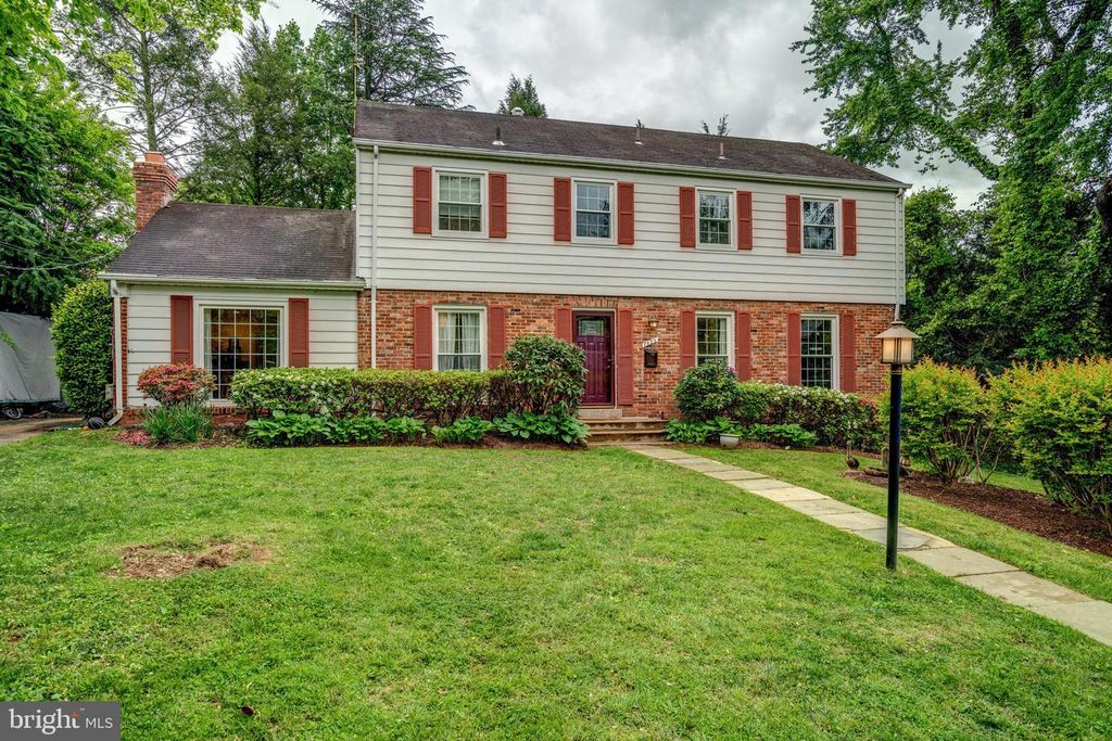 7525 CAYUGA AVE, Bethesda, MD 20817