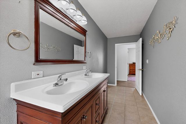 603 Santa Fe Avenue, Moriarty, NM 87035