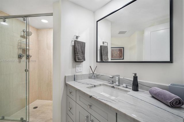 1581 Brickell Avenue 1805, Miami, FL 33129