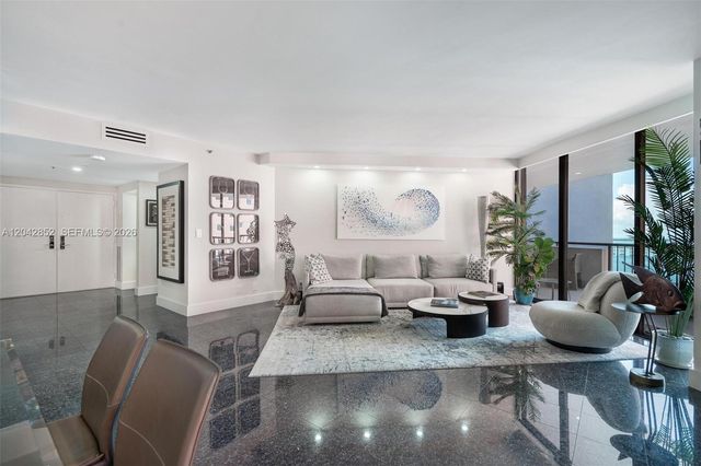 1581 Brickell Avenue 1805, Miami, FL 33129