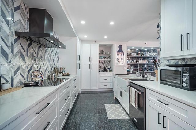 1581 Brickell Avenue 1805, Miami, FL 33129