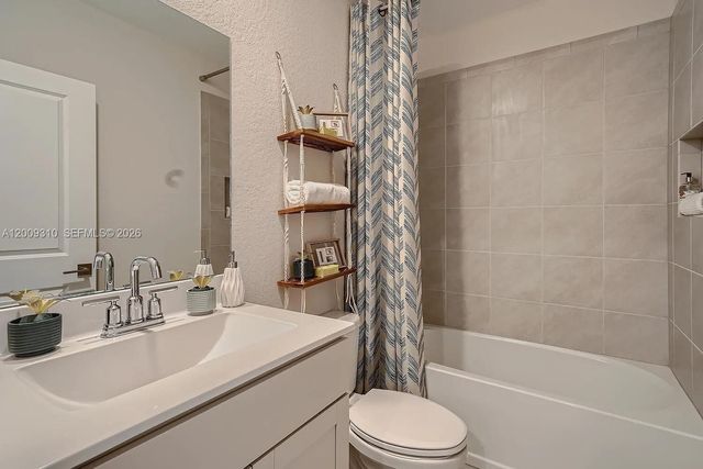 1676 SE 8th Ave, Homestead, FL 33034