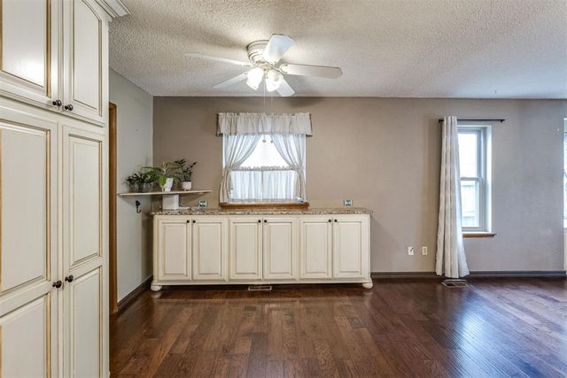 817 SE 9th Street, Moore, OK 73160