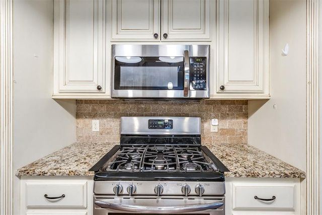 817 SE 9th Street, Moore, OK 73160