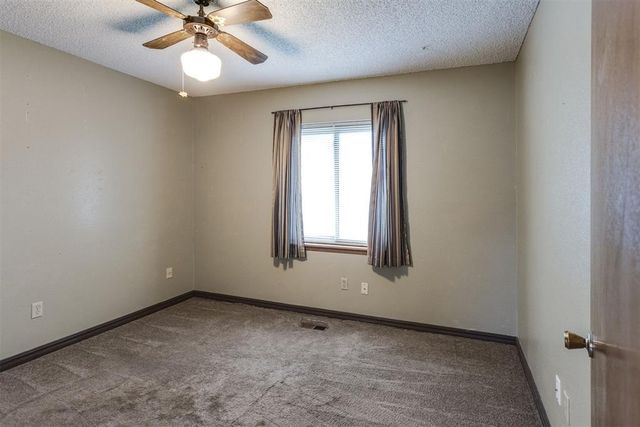 817 SE 9th Street, Moore, OK 73160