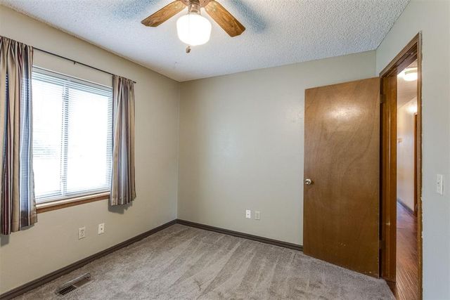 817 SE 9th Street, Moore, OK 73160
