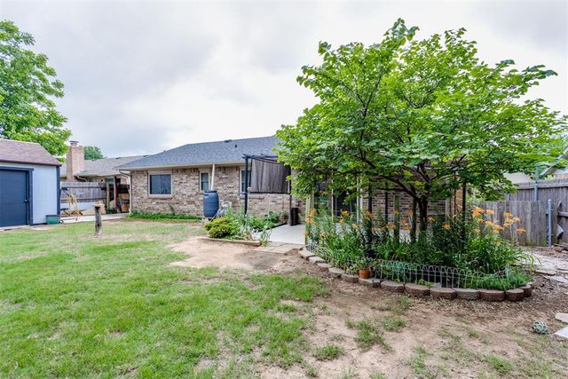 817 SE 9th Street, Moore, OK 73160