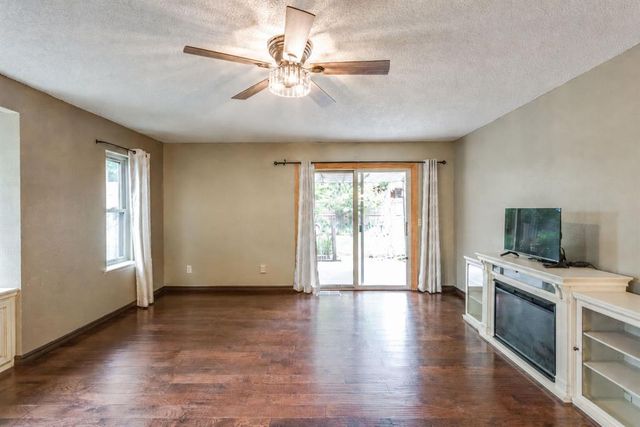 817 SE 9th Street, Moore, OK 73160
