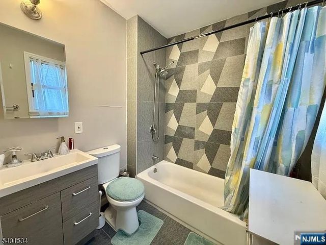 219 Peshine Avenue, Newark, NJ 07108