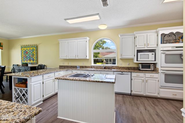 56135 E Diamondhead Drive, Diamondhead, MS 39525
