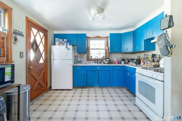 46 Woodycrest Drive, East Hartford, CT 06118