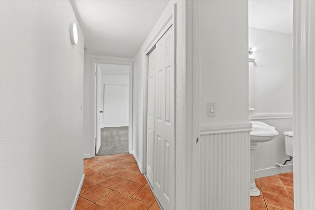 1127 Castle Oaks Dr, Stockton, CA 95210