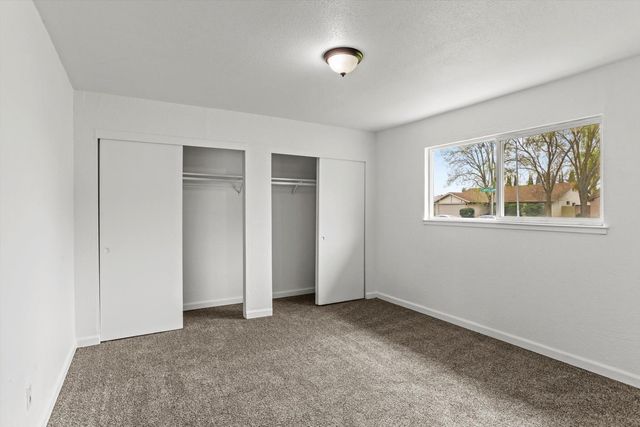 1127 Castle Oaks Dr, Stockton, CA 95210