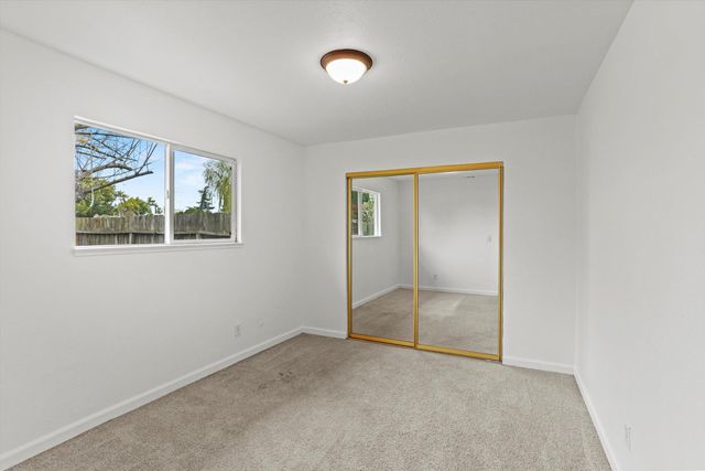 1127 Castle Oaks Dr, Stockton, CA 95210