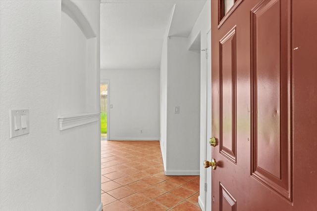 1127 Castle Oaks Dr, Stockton, CA 95210