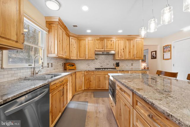 1 HEMLOCK DR, New Egypt, NJ 08533