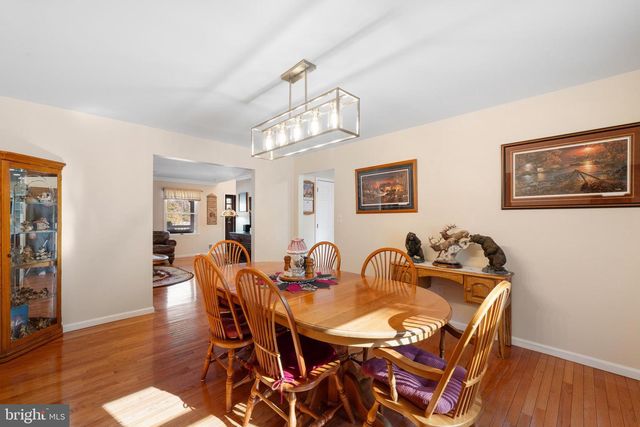 1 HEMLOCK DR, New Egypt, NJ 08533