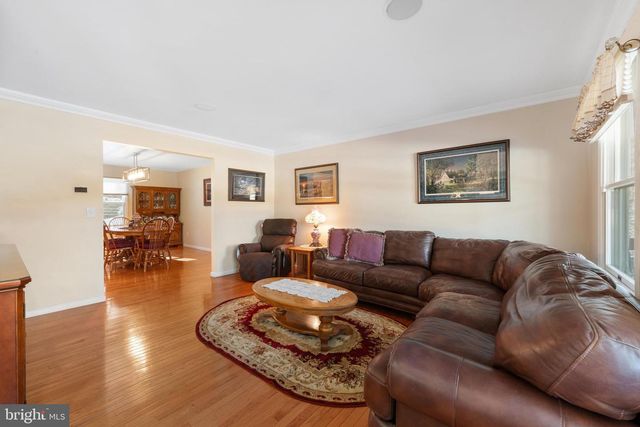 1 HEMLOCK DR, New Egypt, NJ 08533