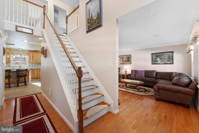 1 HEMLOCK DR, New Egypt, NJ 08533