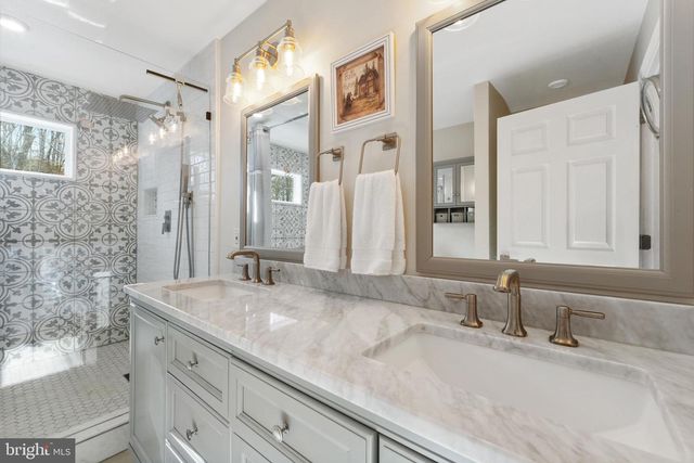 1 HEMLOCK DR, New Egypt, NJ 08533