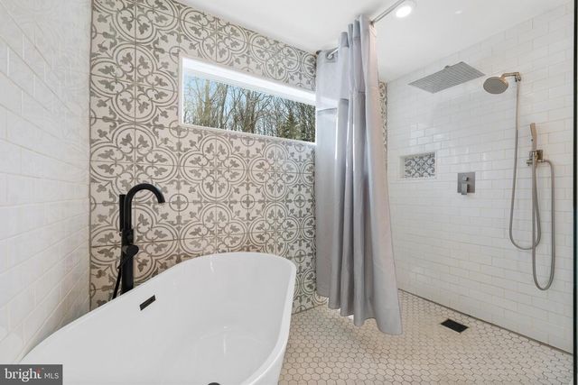 1 HEMLOCK DR, New Egypt, NJ 08533