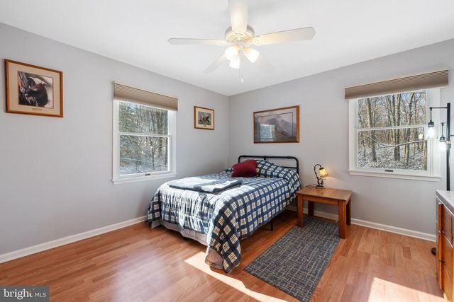 1 HEMLOCK DR, New Egypt, NJ 08533