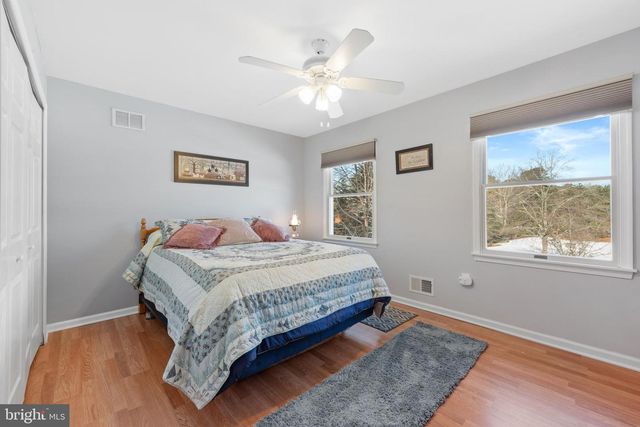 1 HEMLOCK DR, New Egypt, NJ 08533