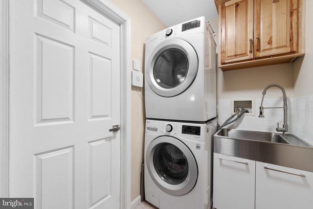 1 HEMLOCK DR, New Egypt, NJ 08533