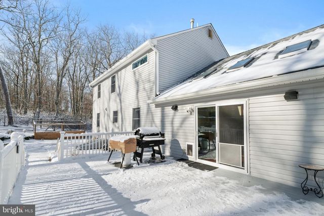 1 HEMLOCK DR, New Egypt, NJ 08533