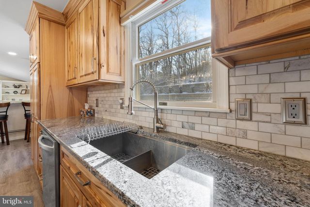 1 HEMLOCK DR, New Egypt, NJ 08533