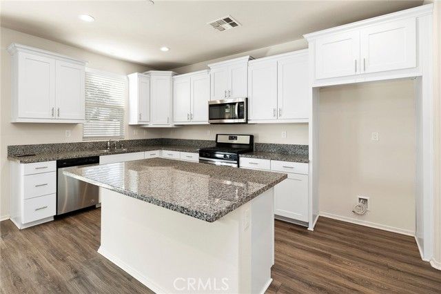 30041 Leeward Court, Menifee, CA 92584