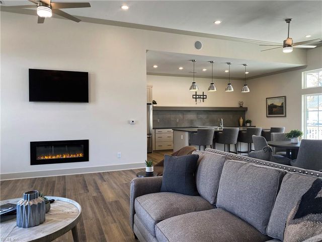 2400 Venture Way Unit B, Suffolk, VA 23434