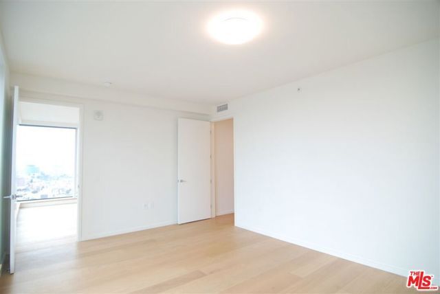 889 Francisco Street 3406, Los Angeles, CA 90017