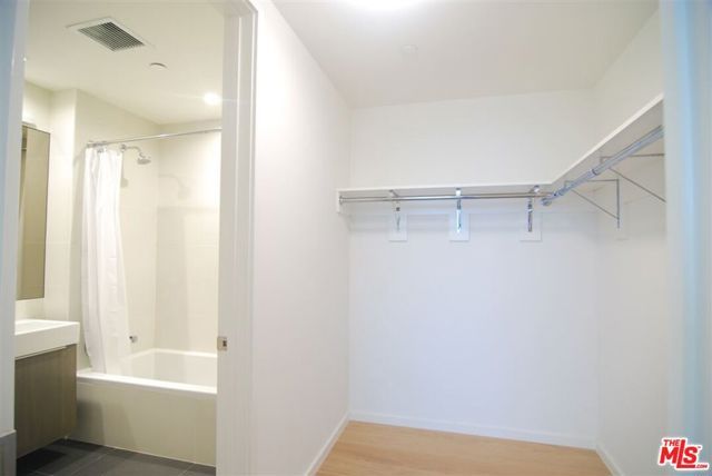 889 Francisco Street 3406, Los Angeles, CA 90017