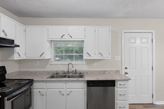 3715 Oakdale Court NW, Huntsville, AL 35810