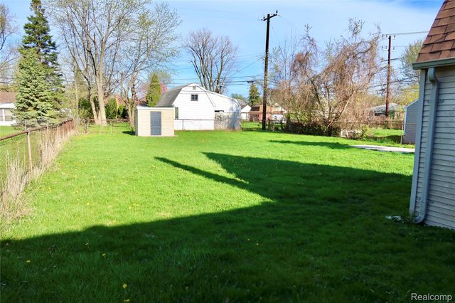 24100 Berry Avenue, Warren, MI 48089