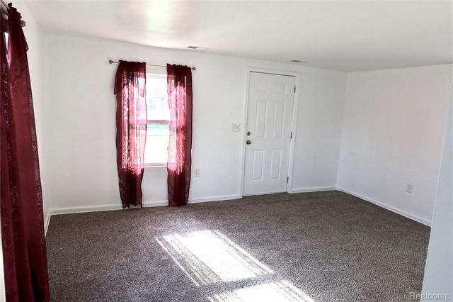 24100 Berry Avenue, Warren, MI 48089