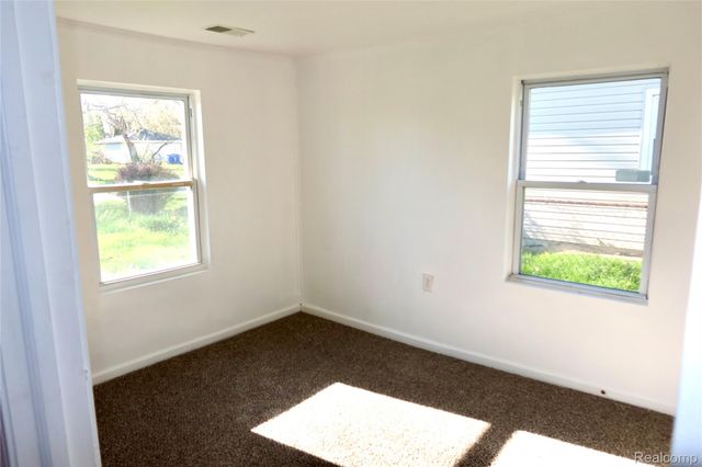 24100 Berry Avenue, Warren, MI 48089