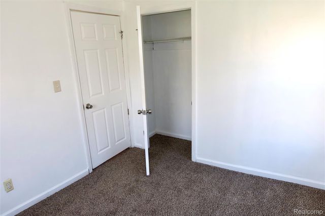 24100 Berry Avenue, Warren, MI 48089