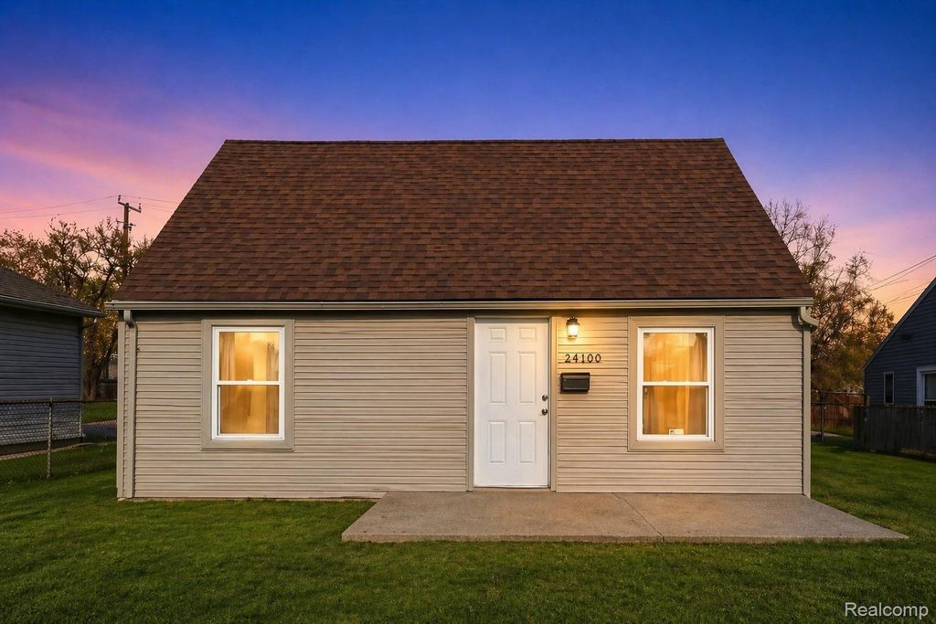 24100 Berry Avenue, Warren, MI 48089