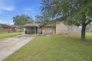 1000 Austin St, George West, TX 78022