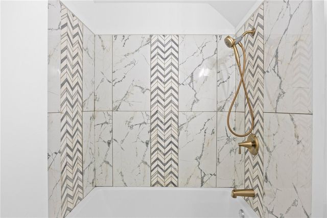 901 Lake Avenue, Rochester, NY 14613