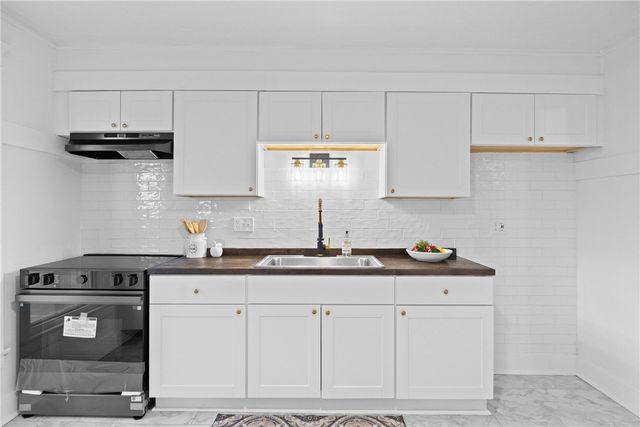 901 Lake Avenue, Rochester, NY 14613